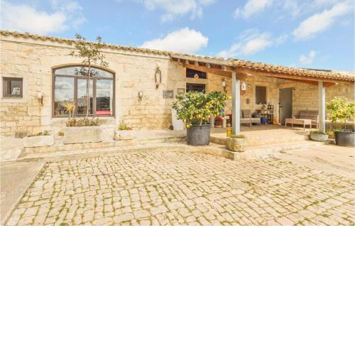 Stunning home in Modica with WiFi and 1 Bedrooms