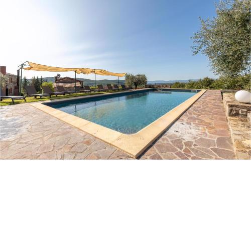 Stunning home in Montegabbione TR with 6 Bedrooms, WiFi and Outdoor swimming pool