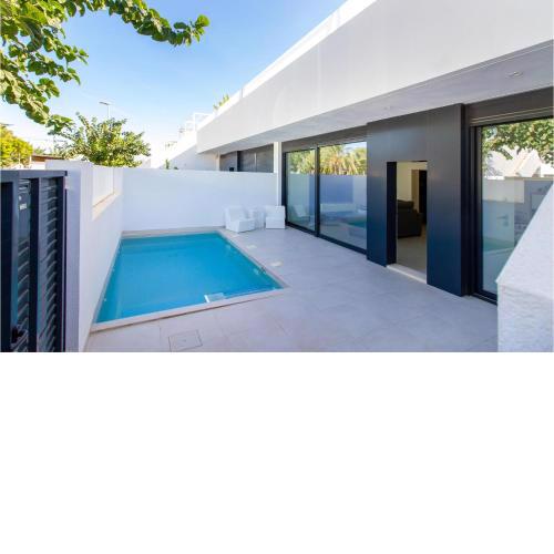Stunning Home In Pilar De La Horadada With Outdoor Swimming Pool, Wifi And 3 Bedrooms