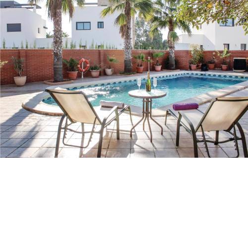 Stunning Home In Playa Honda With 4 Bedrooms, Jacuzzi And Wifi