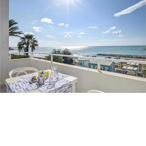 Stunning home in Pozzallo with 3 Bedrooms and WiFi