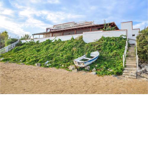 Stunning home in Pozzallo with 3 Bedrooms and WiFi
