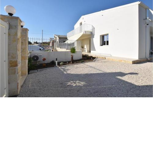 Stunning home in Pozzallo with WiFi and 1 Bedrooms