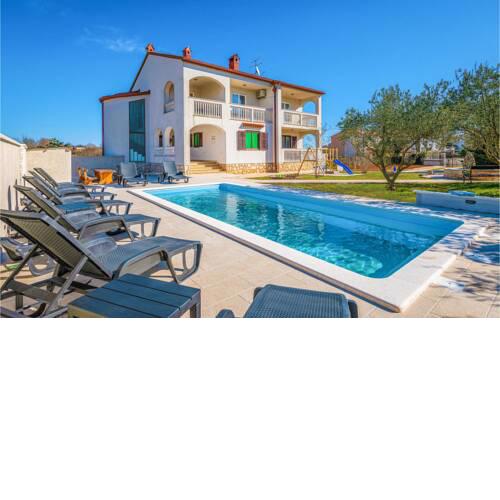 Stunning home in Pula w/ Outdoor swimming pool, WiFi and 4 Bedrooms