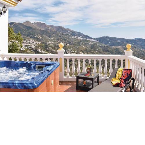 Stunning Home In rchez With 4 Bedrooms, Jacuzzi And Wifi