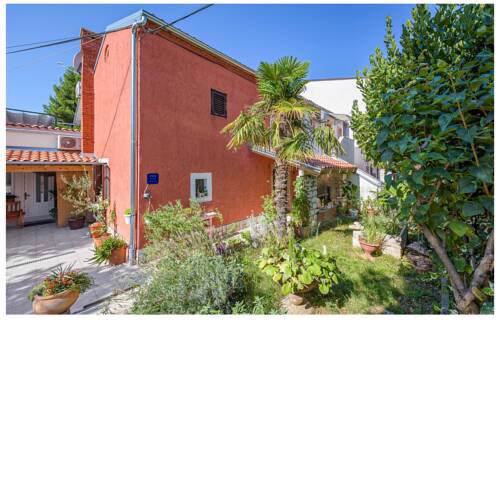 Stunning home in Rovinj with 2 Bedrooms