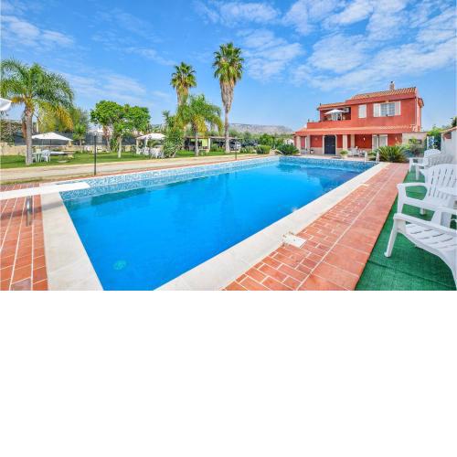 Stunning home in Siracusa with WiFi, 2 Bedrooms and Outdoor swimming pool