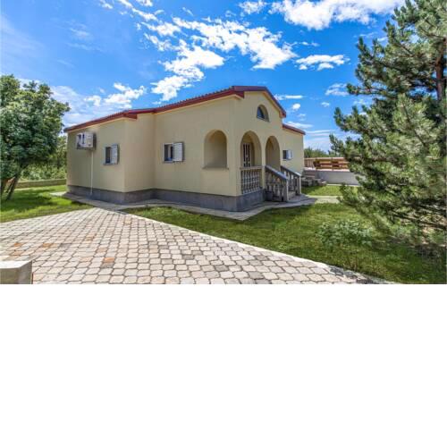 Stunning home in Smrika w/ WiFi and 3 Bedrooms