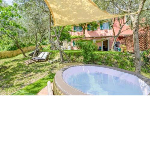 Stunning home in Uscio with 3 Bedrooms and WiFi