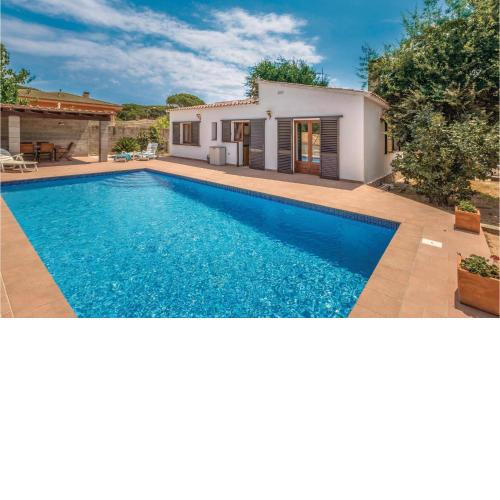 Stunning Home In Vidreres With 3 Bedrooms, Outdoor Swimming Pool And Swimming Pool