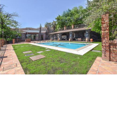 Stunning Home In Zafferana Etnea With Outdoor Swimming Pool, Private Swimming Pool And 5 Bedrooms
