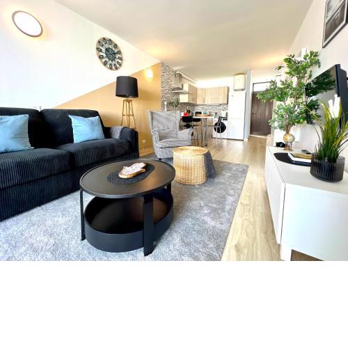 Stunning lovely flat with Pool and strong Wi-Fi