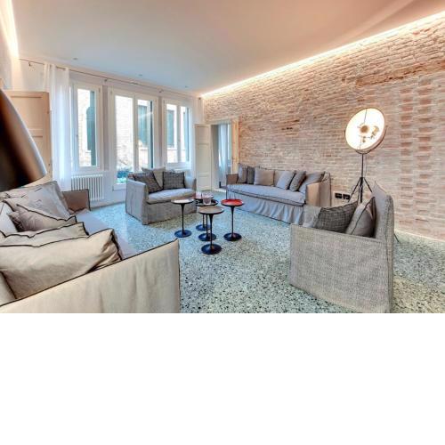 Stunning Modern Apartment In The Heart Of Venice