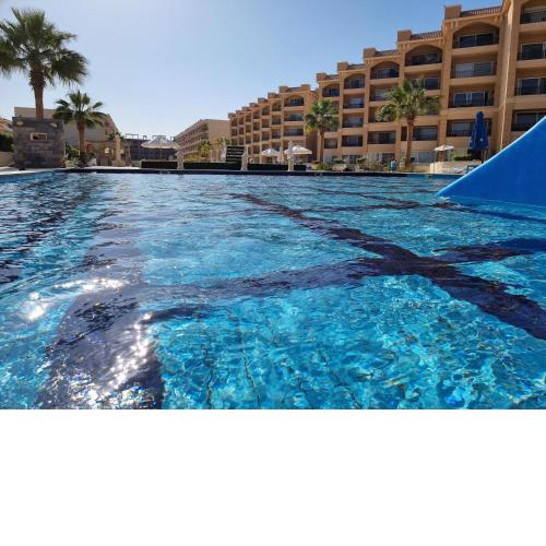 Stunning New 2-Bed Apartment in Hurghada