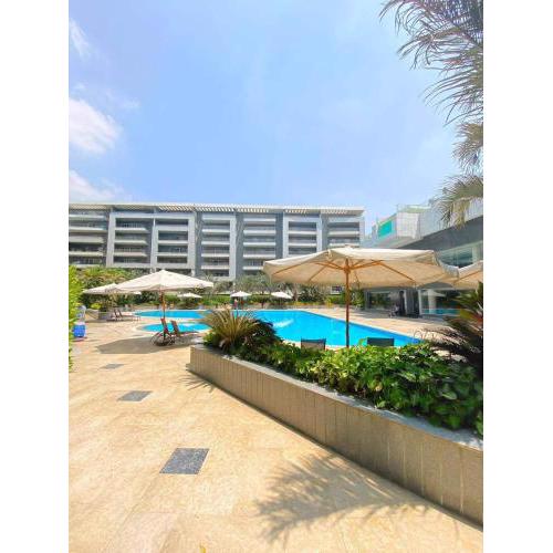 Stunning Pool View Home with private Garden