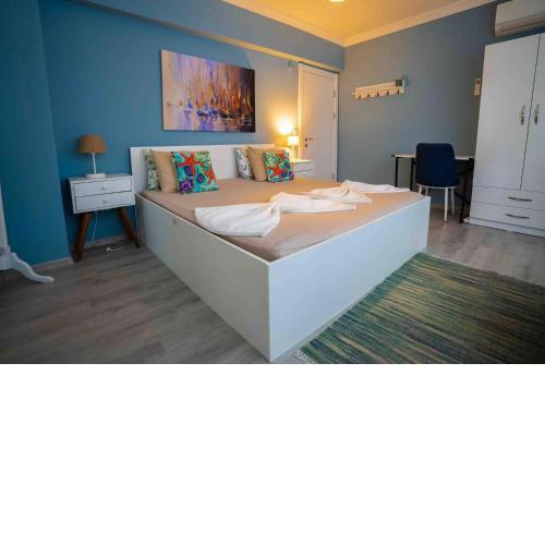 Stunning Seaside Retreat w Balcony 1 min to Beach