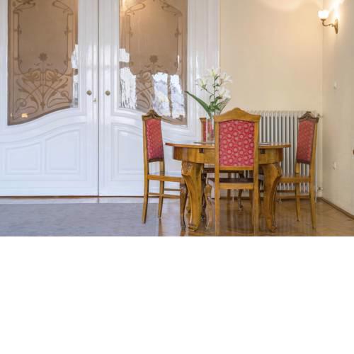 Stunning spacious art nouveau apart , grand piano