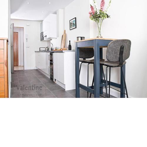 Stunning studio.Seaview with balcony and pool.