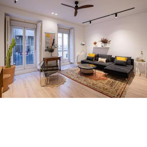 Stylish 2 Bedroom Apartment in the Heart of Madrid