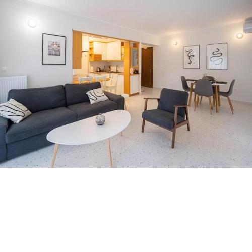 Stylish 3-Bedroom Flat in Kalamaria, Thessaloniki