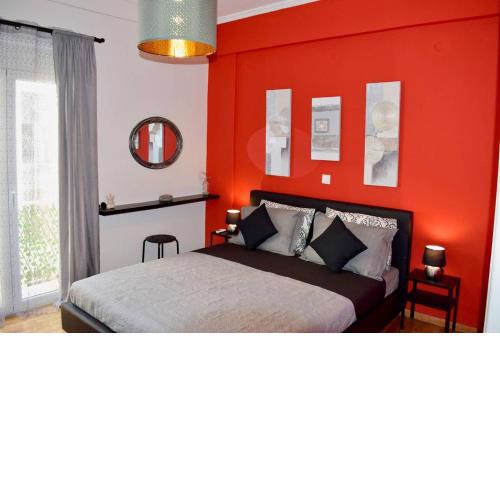 Stylish and sunny penthouse near Victoria Metro
