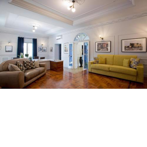 Stylish apartment in the center of Naples by Wonderful Italy