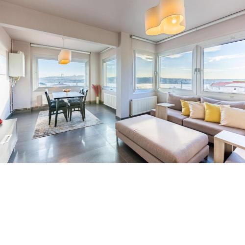 Stylish Apartment with Bosphorus View in Besiktas
