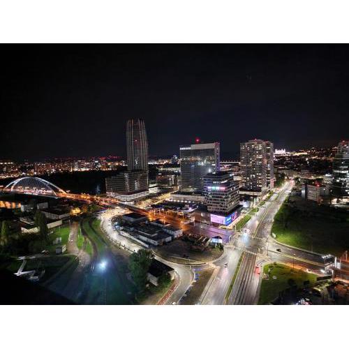 Stylish condo with stunning view possibility of parking