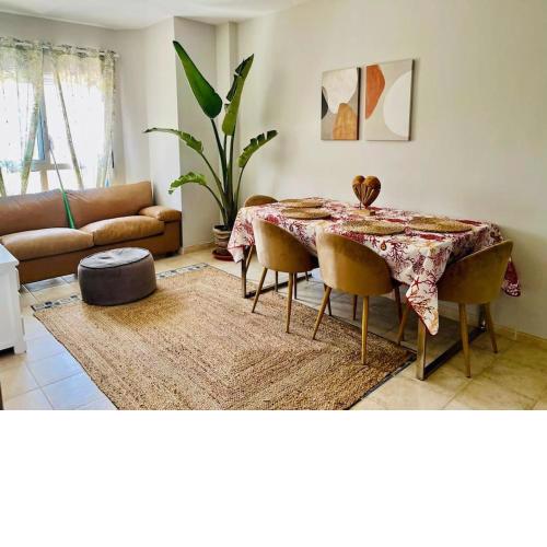 Stylish & Cosy! 200m to the beach!