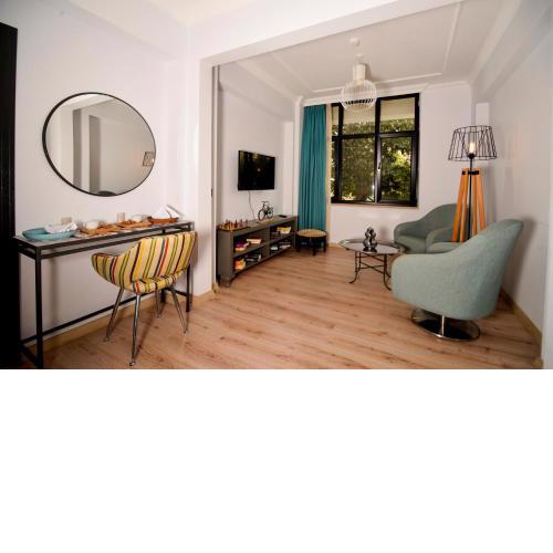 Stylish Flat in Kaleiçi near Hadrian's Gate
