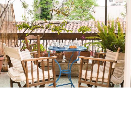 Stylish flat with veranda in the heart of Athens