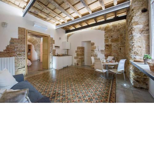 Stylish home in front of Casa Professa