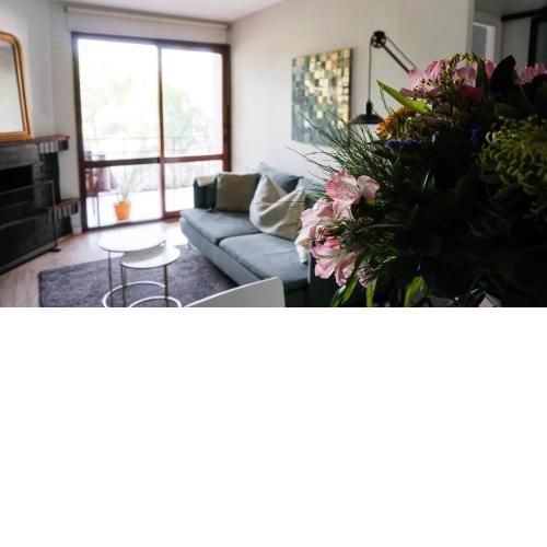 Stylish Lakeside Apartment 1 hour from Madrid Pantano de San Juan