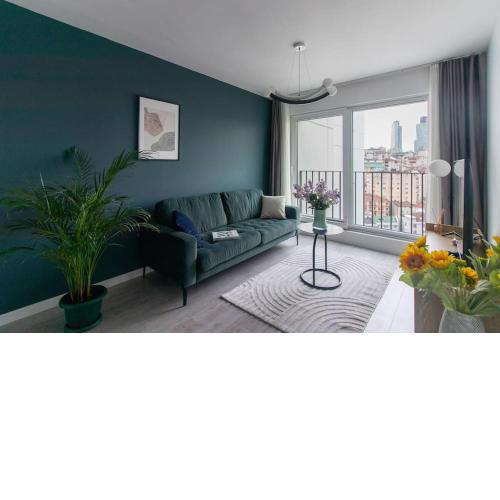 Stylish New 1BR Flat w Free Parking & Gym #160