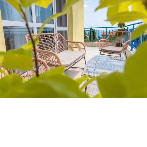 Stylish one bedroom apartment with swimming pool