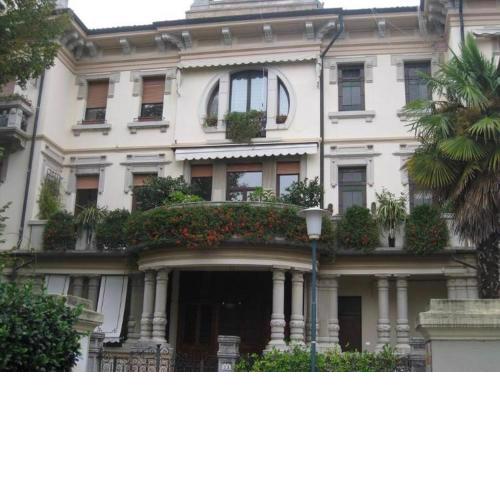 Stylish Penthouse Apartment in Venice Lido, 10 minutes from Saint Marks Square