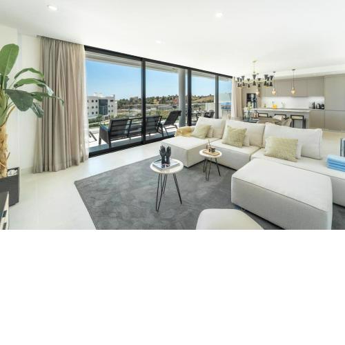 Stylish pool garden apartment lavish terrace BBQ