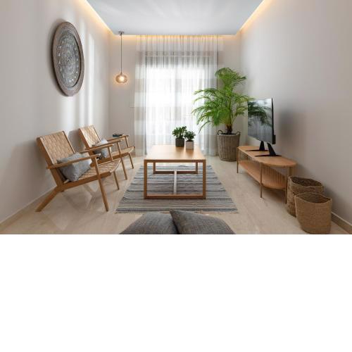 Stylish Rhodes Apartment with Prime Location - L & C City Escape