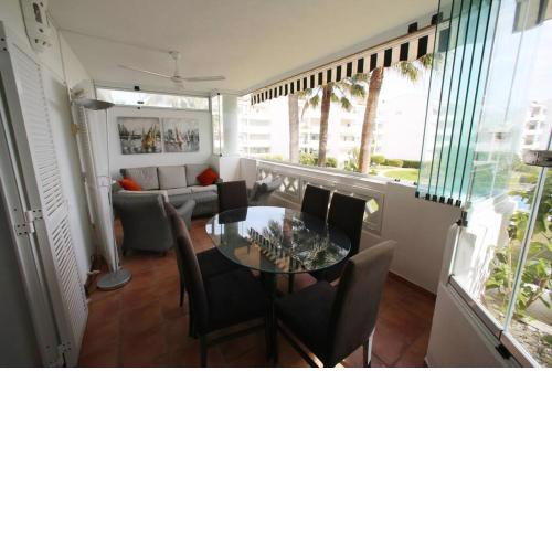 Stylish, Spacious apartment with sea view
