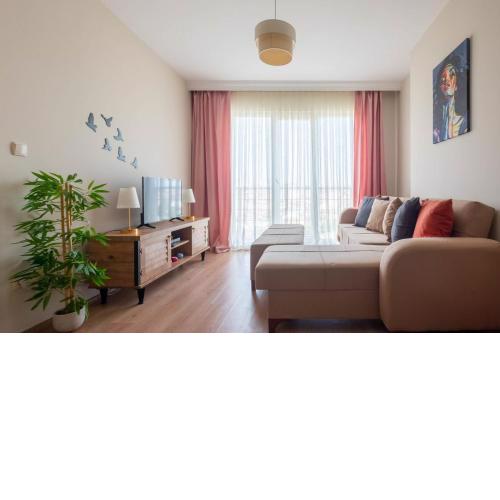 Stylish Studio Flat with City View in Atasehir