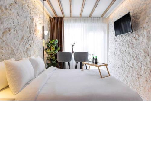 Stylish & Tiny Room-City Center
