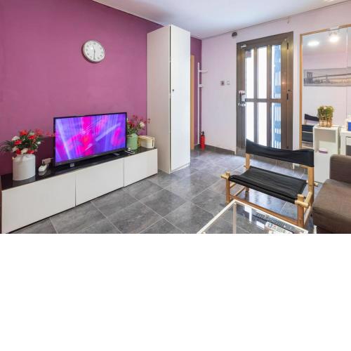 SUBWAY STATION APARTMENT NEAR CAMP NOU