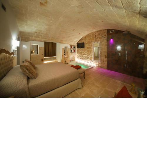 SUITE 31
