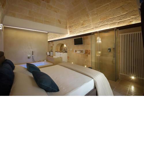 SUITE 52