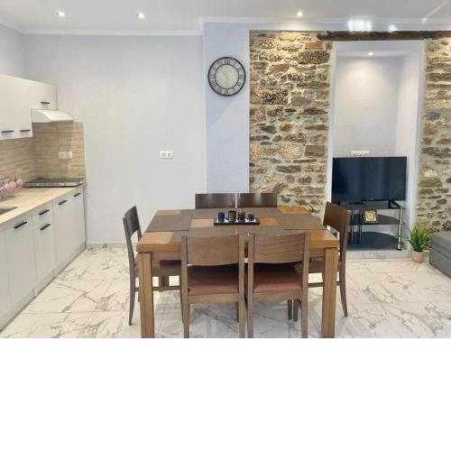 Suli Apartment (Two-Bedroom)