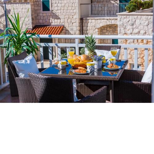 Summer Life Apartment