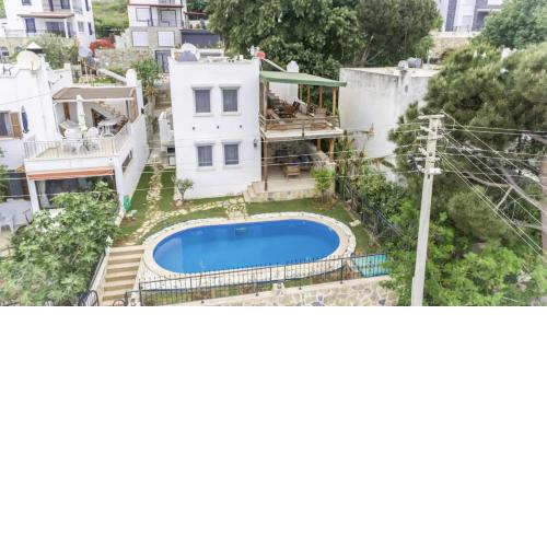 Summer Private Villa with Garden and Private Pool, Within Walking Distance to the Sea in Bodrum Gumusluk