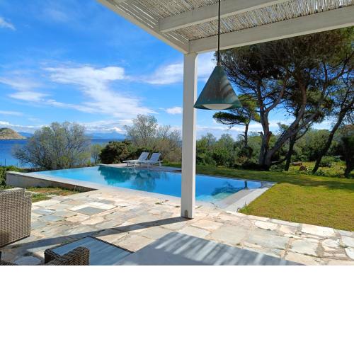 Summer Villa in Porto Rafti