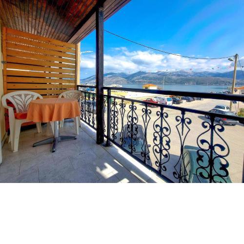 "Sun" Bayview apartment