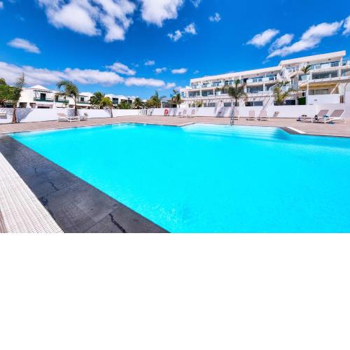 Sun Glow Senator-pool view